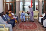 Burkina Faso : Le rapport sur l'avant-projet de Constitution remis au Président Roch Kaboré